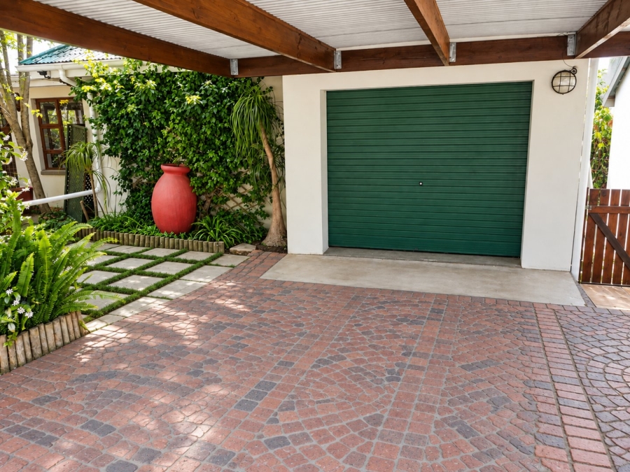 3 Bedroom Property for Sale in King George Park Western Cape